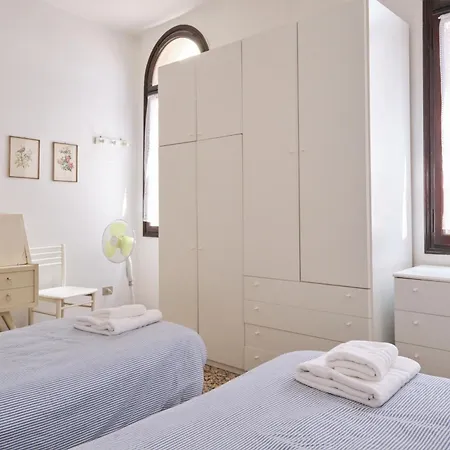 Lustraferi Apartment *