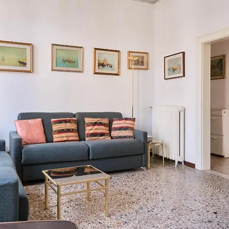 Apartment Lustraferi *