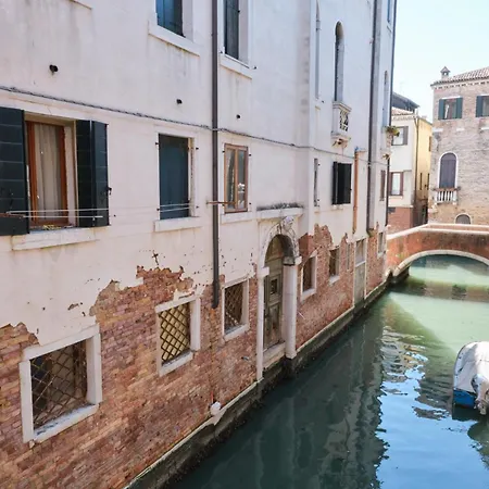 Appartement Lustraferi *