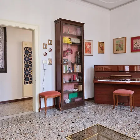 Apartment Lustraferi