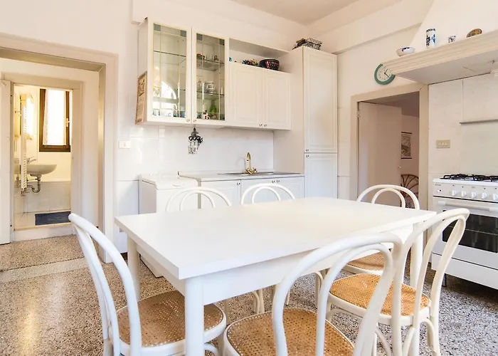 Apartment Lustraferi *